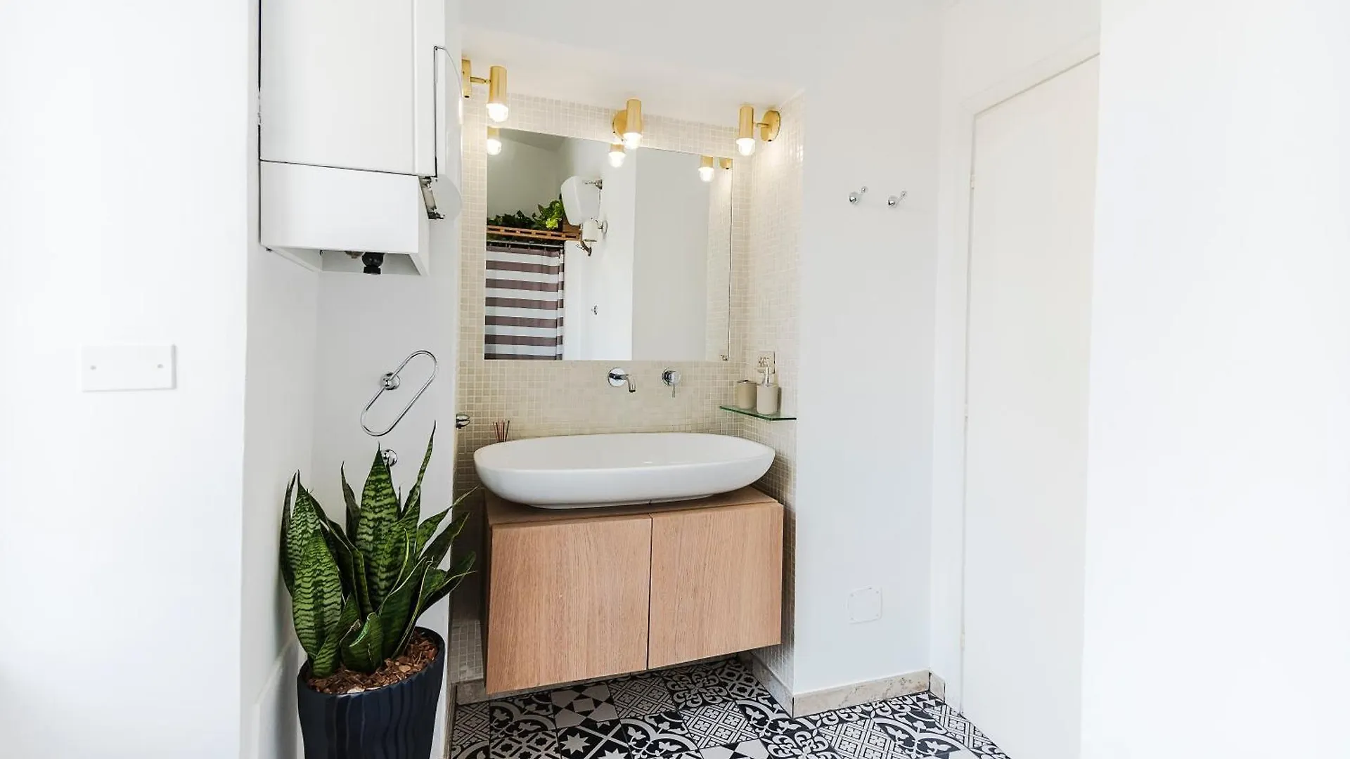 Domus Febo - Ottaviano Suites Rome